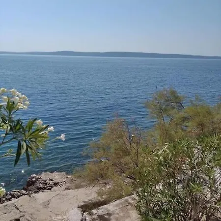 Apartamento Ciovo Near The Sea In Okrug *