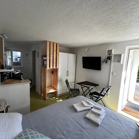 Apartament Ciovo Near The Sea In Okrug *