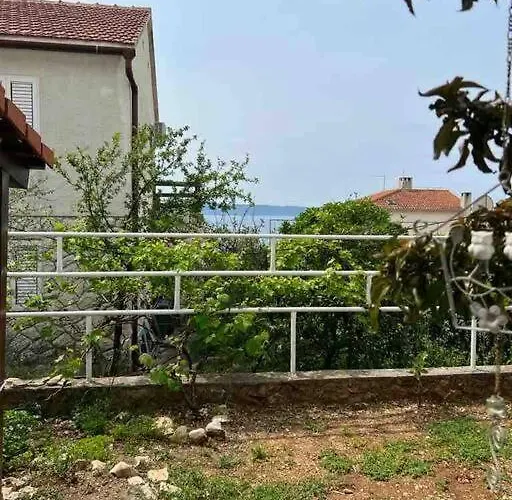 Ciovo Near The Sea In Okrug Trogir