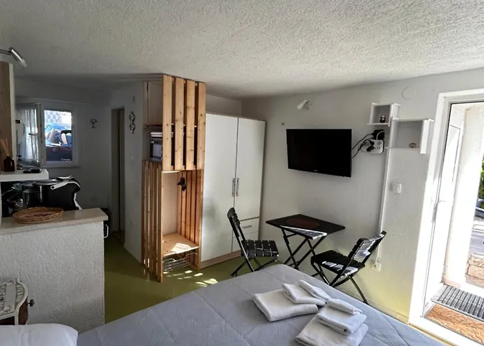 Apartament Ciovo Near The Sea In Okrug *