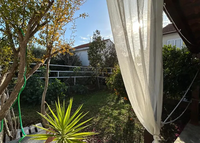 Apartament Ciovo Near The Sea In Okrug Trogir